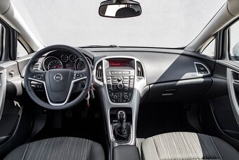 Opel Astra 1.6 ECOTEC 85kW Enjoy M5 03/2012 - 5