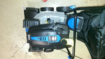 Motorový vysávač/ - 5