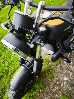 Moto Guzzi V9 BOBBER - 5