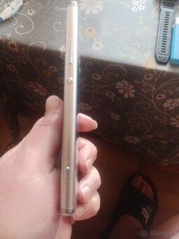 Predám Sony Xperia XA2 - 5