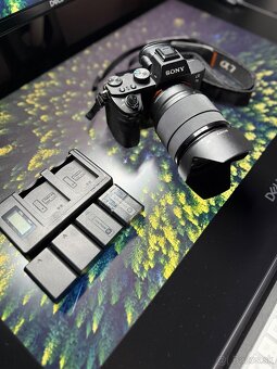Sony A7 II + objektív 28-70 + 3 záložné baterky + charger - 5