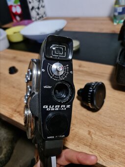 Sovietska kamera QUARZ DS8-M kufrík s doplnkami
- 5