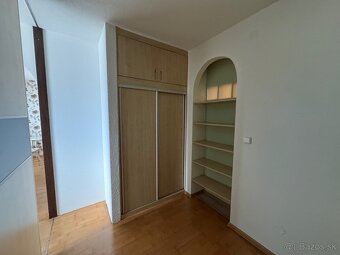 Prenájom veľký 2,5 izbový byt - 5