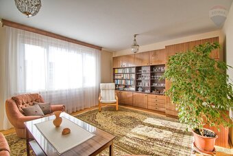 Na predaj 3 izbový byt, 65 m2, lodžia, čiastočná obnova, Nem - 5