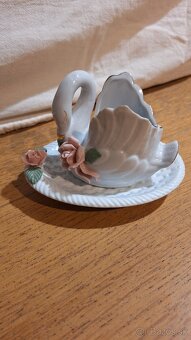 Malý mix starších dekorácií – keramika a porcelán (4 ks) - 5