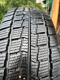 Hankook Winter RW06 215/60 R17C - 5