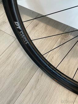 Dt Swiss PRC 1400 karbonove kolesa + kazeta sram red 1190 - 5
