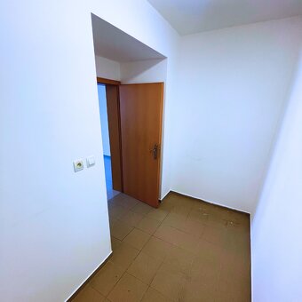 KANCELÁRIA KRUPINA, 39 m2 - BUDOVA POLIINVEST - 5