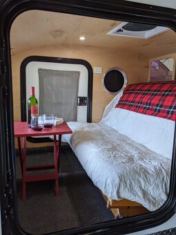 Na prenájom: Štýlový mini karavan pre výlety a dovolenky. - 5
