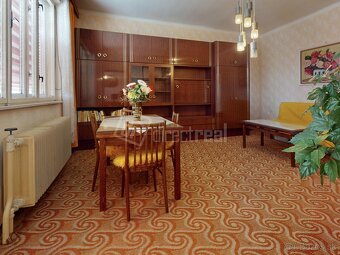 Dvojpodlažný rodinný dom s nádhernou výmerou - 5