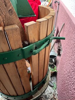 Lis na ovocie hrozno - 5