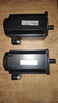 Servomotory 8LSA55.E1030D300 - 5