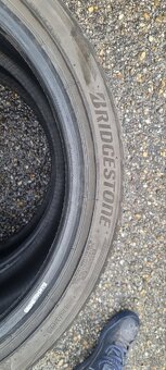Predám Pneu 235/40r18 - 5