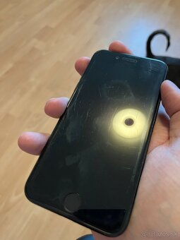 iPhone SE 2020 64GB - 5