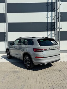 ŠKODA KODIAQ SPORTLINE 4x4 2.0 TDI 147 KW NARDO GREY 2022 - 5