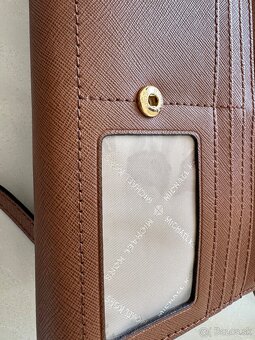 Michael Kors kožená crossbody kabelka - 5