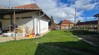 Predajňa /rodinný dom v Kozárovciach- Hlavná ul. poz. 889 m2 - 5