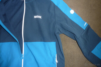 Pekná praktická softšelová bunda, NOVÁ S VISAČKOU, v.164 - 5