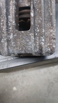 Na VW Golf 4 brzdový stmeň - 5