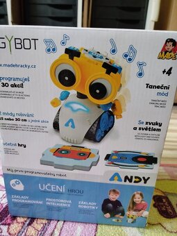 Andy programovateľný robot v top stave - 5