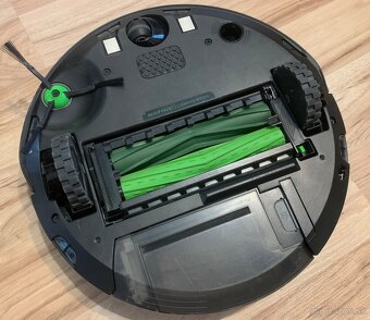 iRobot Roomba j7 - 5