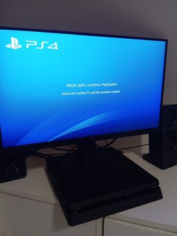 Predám PS4 - 5