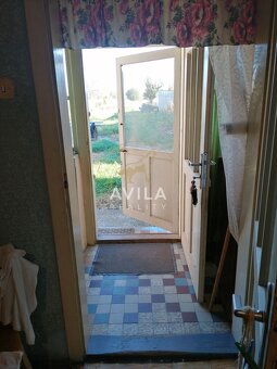 NA PREDAJ: 2izbový RD s veľkorysým pozemkom 1962m2 - Šoporňa - 5