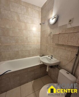 PREDAJ : 1 IZBOVÝ BYT, ul. HVIEZDOSLAVOVA, KOMÁRNO - 5