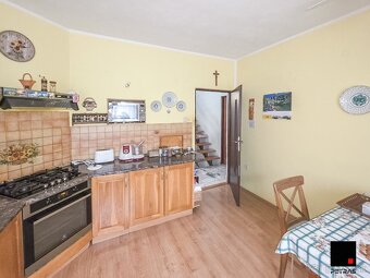 ŠIKOVNÝ RODINNÝ DOM S GARÁŽOU - 5