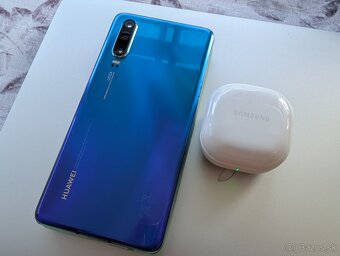 Huawei P30 128 GB + 6 GB RAM - 5