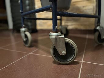 Pojazdné toaletné WC kreslo - 5