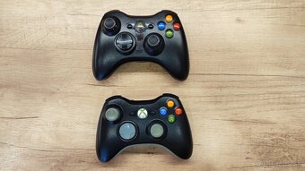 Xbox 360 + 2 wireless ovládače + 2 hry - 5