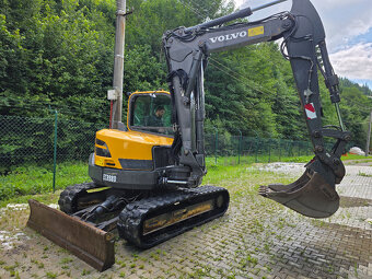 Pásový báger/rýpadlo VolvoECR88D - 5