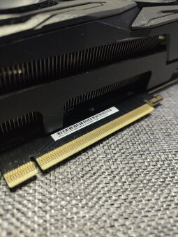 Asus ROG Strix RTX 2080 Super - 5