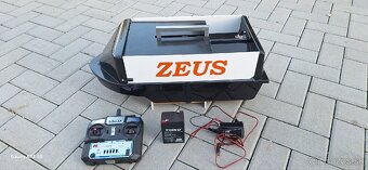 Zavážacia lodka ZEUS - 5