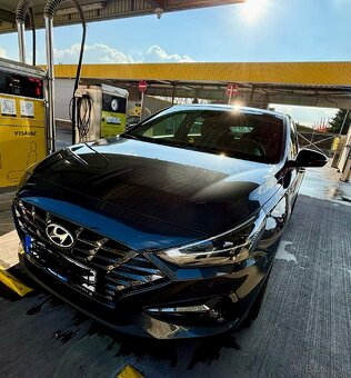 Hyundai i30 Fastback 1.5 MHEV benzín - 5