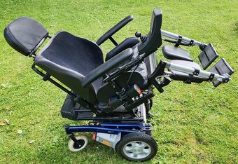 Elektricky invalidný vozík. - 5