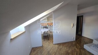 TU reality ponúka Jedinečný 3-izbový podkrovný byt v... - 5