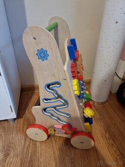 Chodítko drevené a plastové hracie - 5