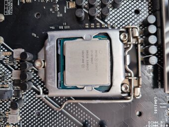 Asus z390a + intel i7 9700 - 5