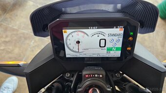 Honda CB750 Hornet - 5