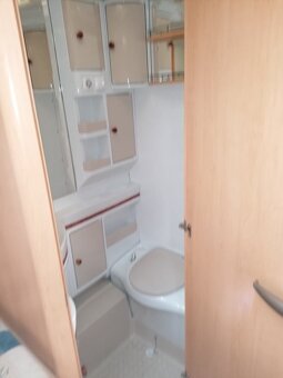 Predám karavan Hobby 440 de luxe - 5