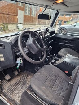 Land Rover Defender - 5
