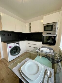 1-izbový byt na prenájom s garážovým státim - 5