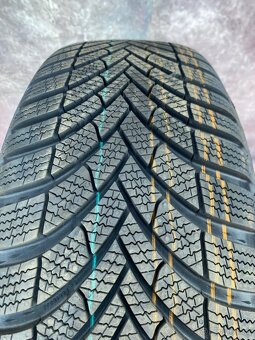 Nové orig. zimní alu Ford Transit Connect 215/55R17 - 5