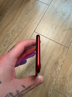 Predám Apple iPhone SE 2020 64gb červený - 5