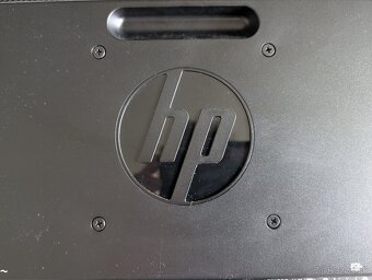 2x Monitor HP ProDisplay P201 – 20" | 1600x900 | VGA + DVI- - 5