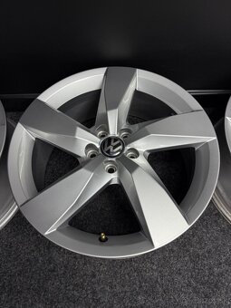 Alu VW T-CROSS 5x100 17” 2GM601025A - 5