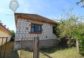 NA PREDAJ - Pozemok so starším domom - Borský Peter - 5