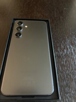 Samsung Galaxy S24 - 5